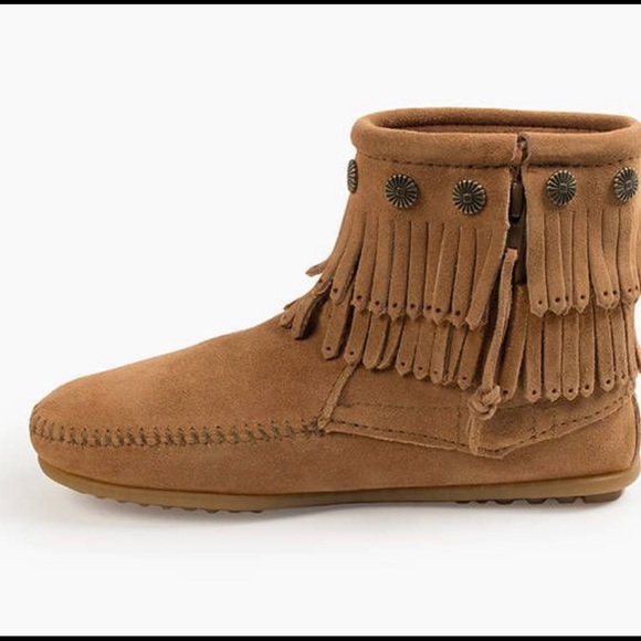 Minnetonka Double Fringe Side Zip Boot - Picture 4 of 5